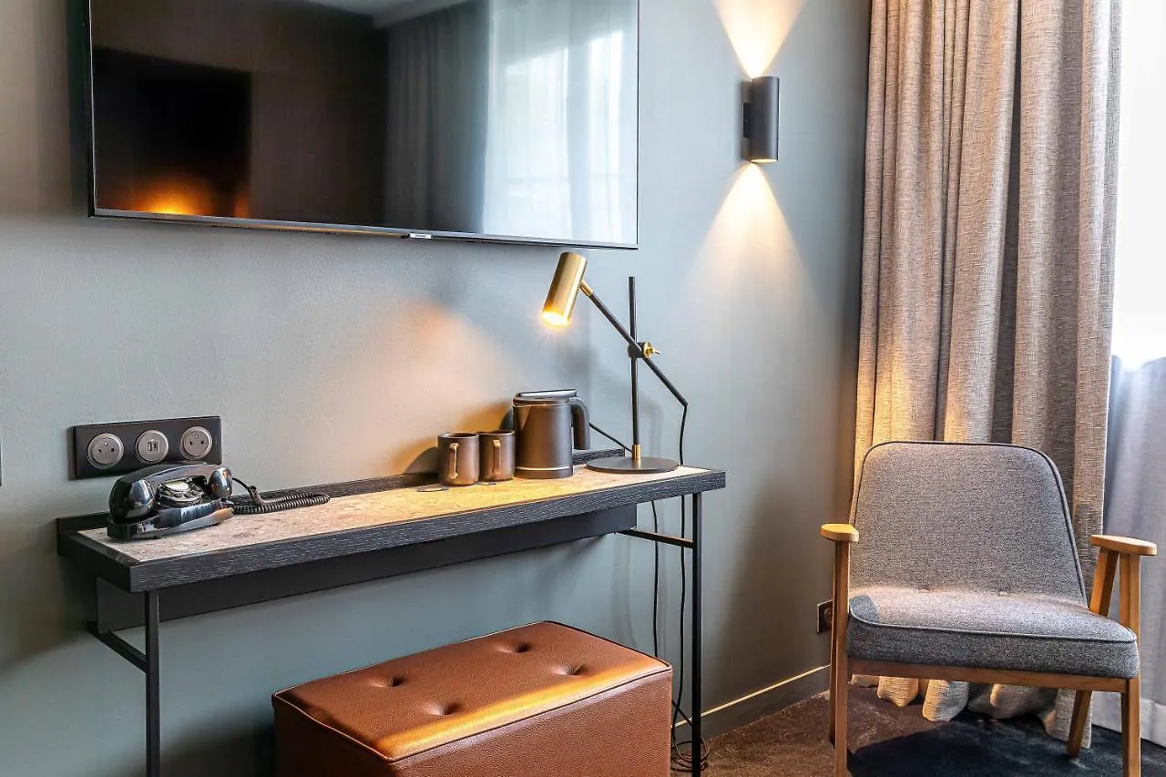 Hotel Le Bellune Parigi
