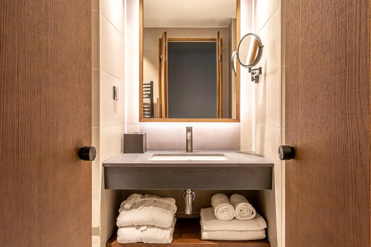 Hotel Le Bellune Parigi