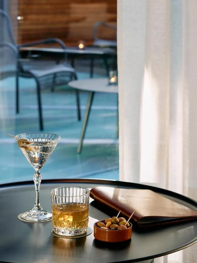 **** Hotel Le Bellune Parigi Francia